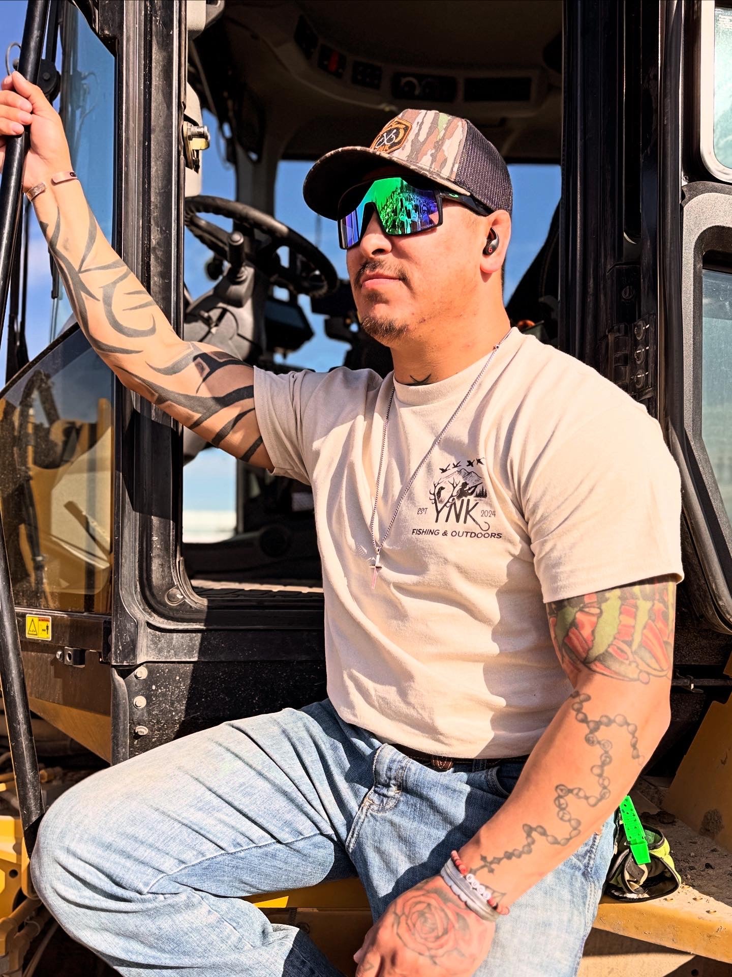 Squatch outdoors short sleeve tees