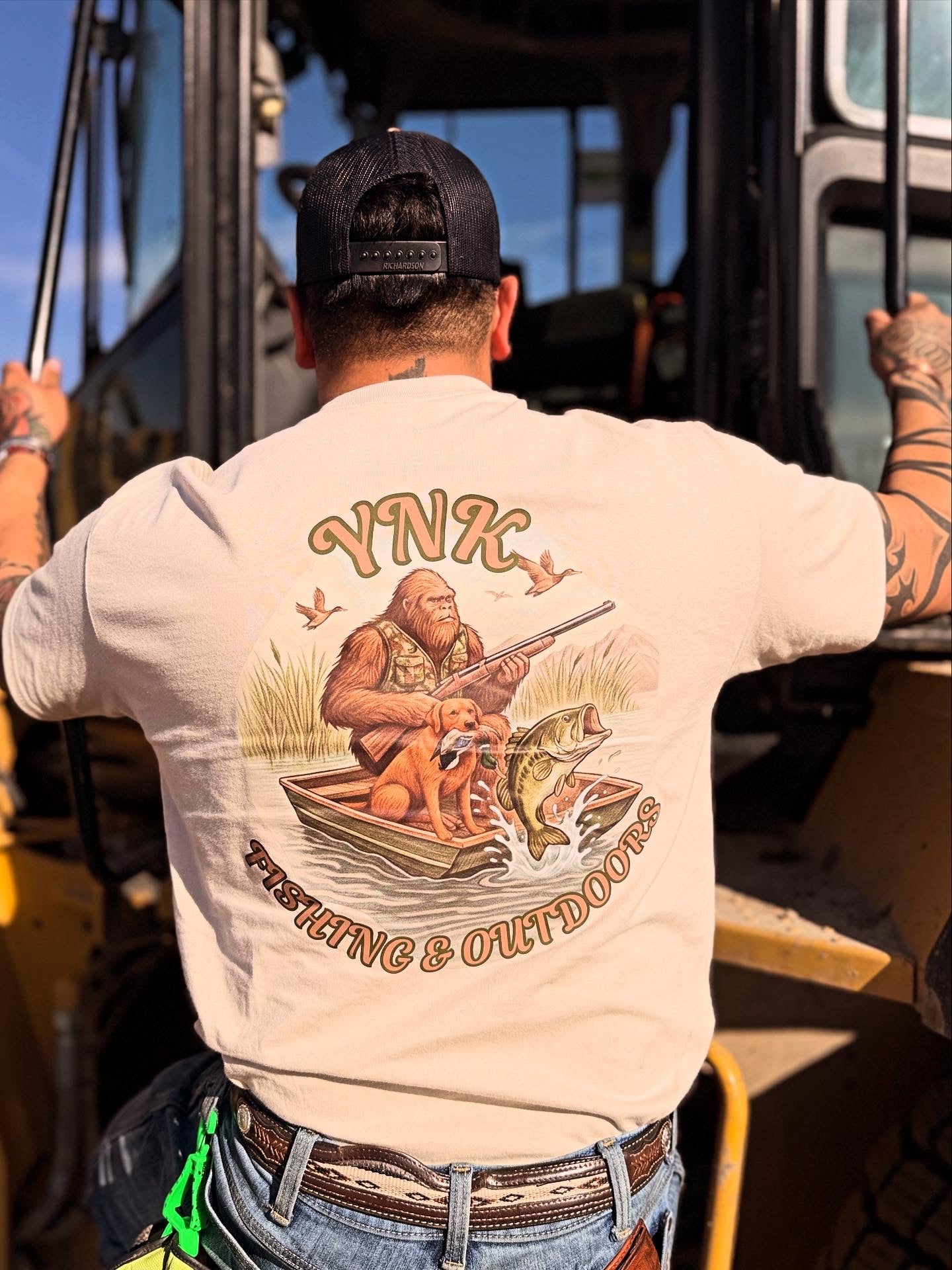 Squatch outdoors short sleeve tees