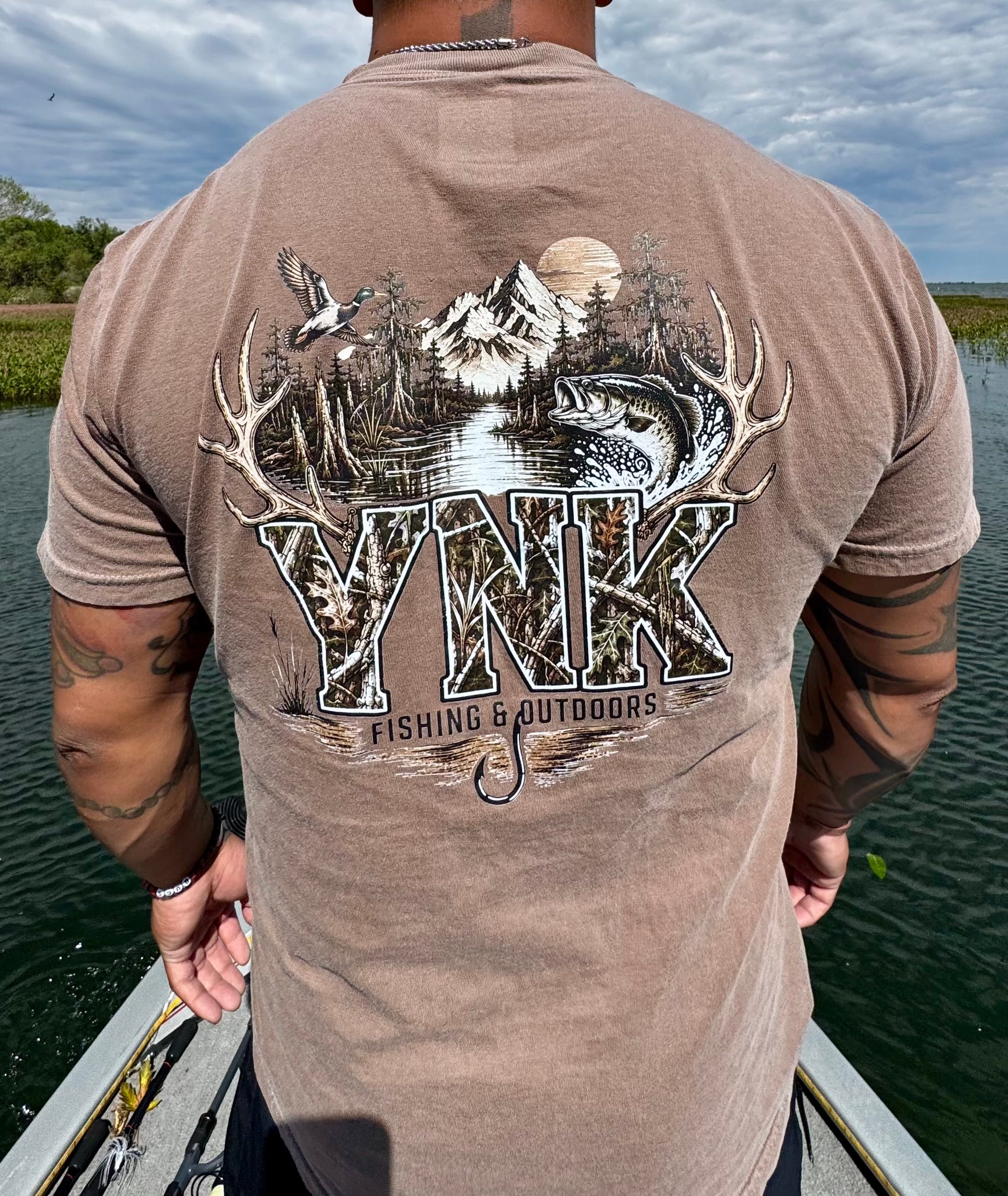 Outdoors camo short sleeve tee